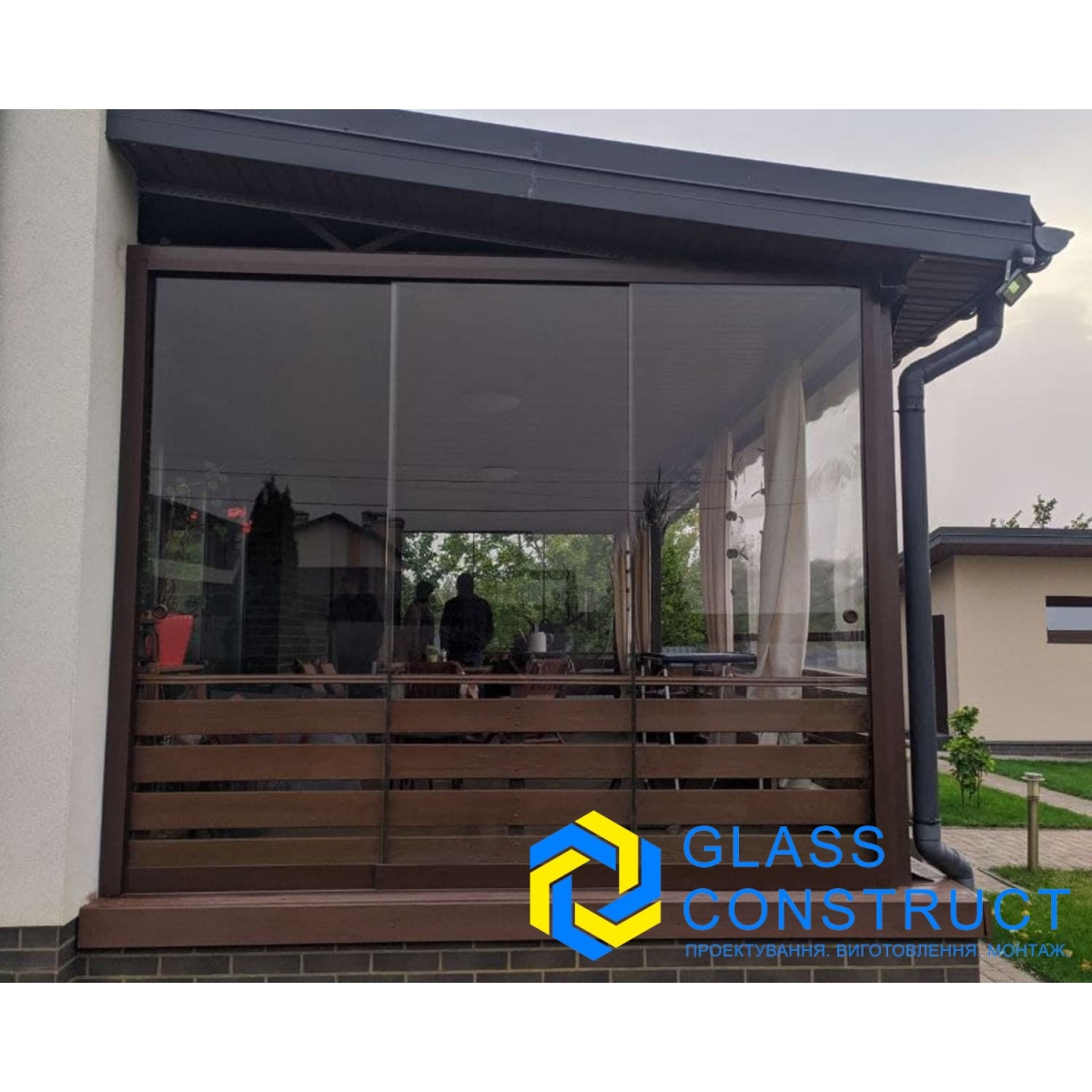 Скління розсувне, розстібне. Слайдинг. Гармошка. Глухе скління.