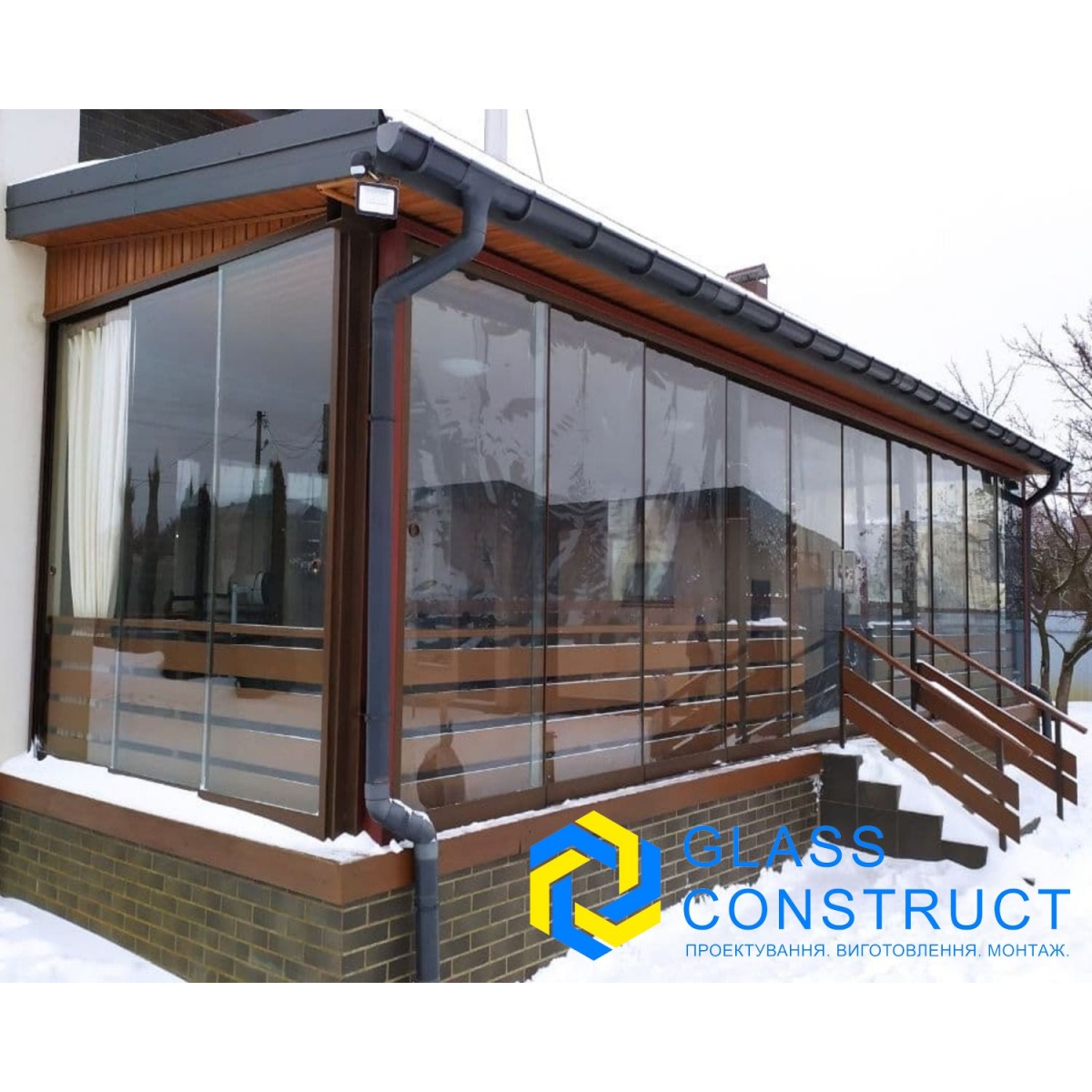 Виготовлення скляних альтанок, скління веранд та терас.