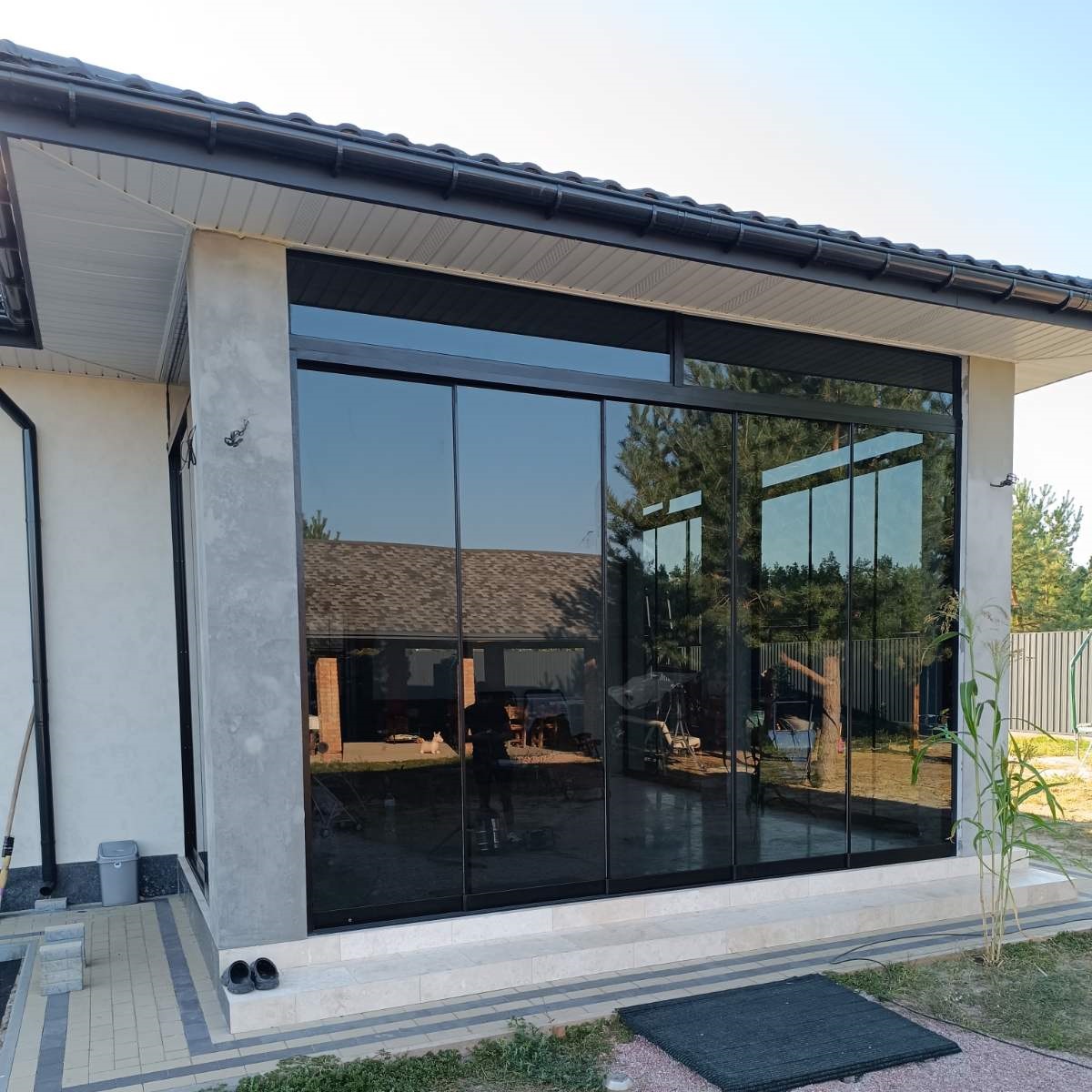 Скління альтанки Almansa – скло графіт, фрамуги, висота 4 м, слайдинг 360°