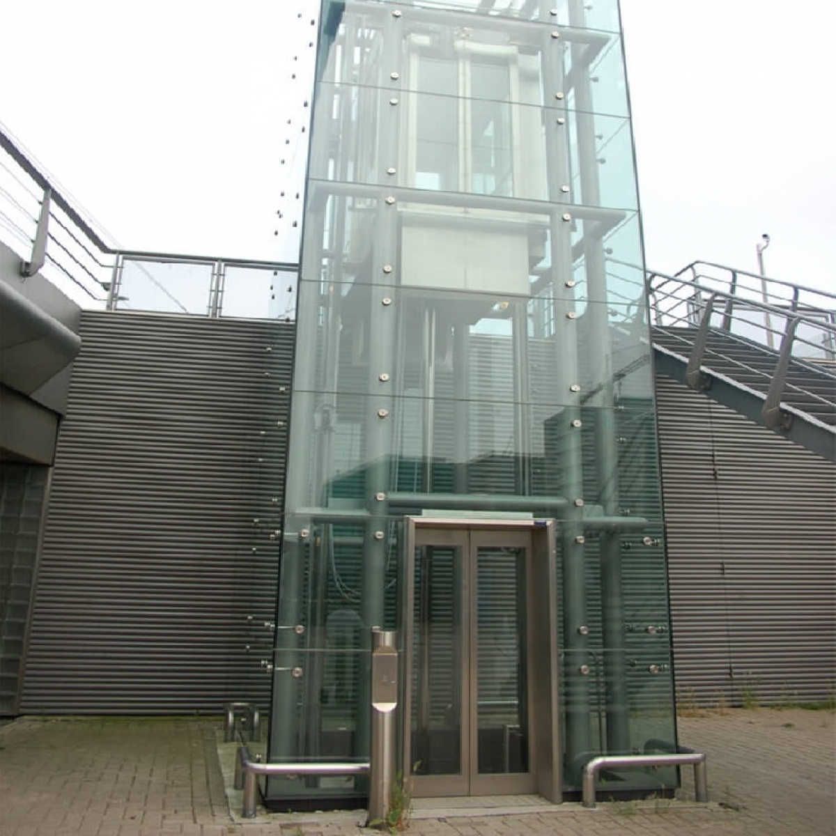 Lift Enclosure "Xixona" - скляна шахта ліфта в ТРЦ та офісах, 4 сторони скління