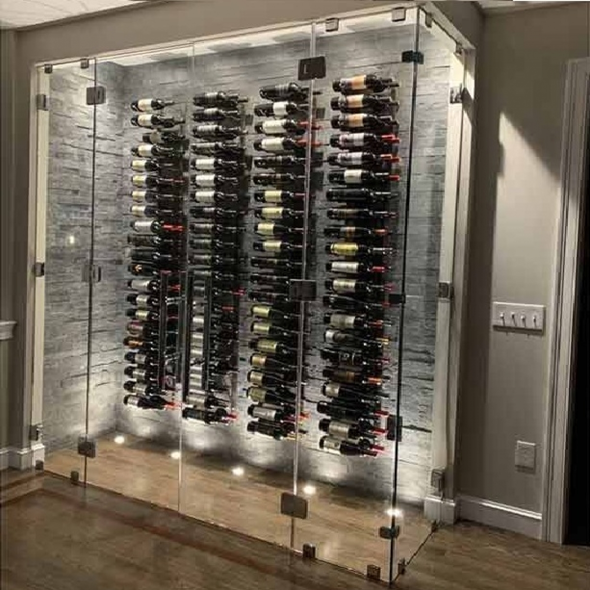 Wine Storage "Zafra" - оформлення винної зони в квартирі