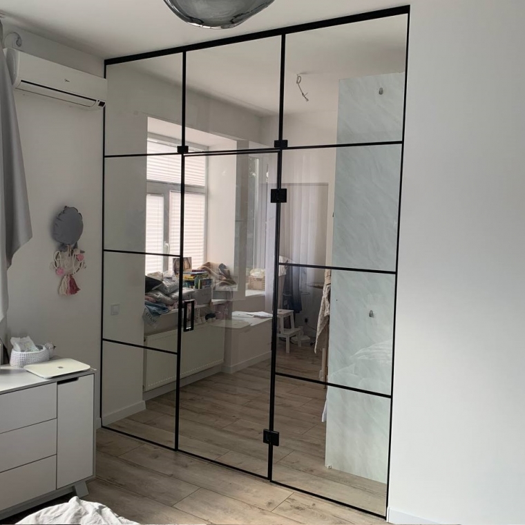 Межкомнатная loft-перегородка Consuegra — 3 секции, маятниковые двери с фрамугой