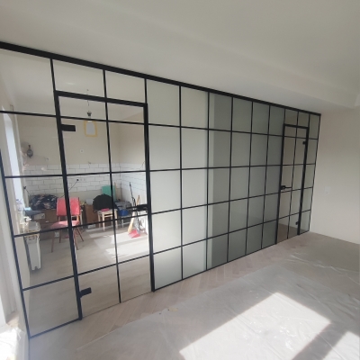 Распашная стеклянная перегородка Catalina