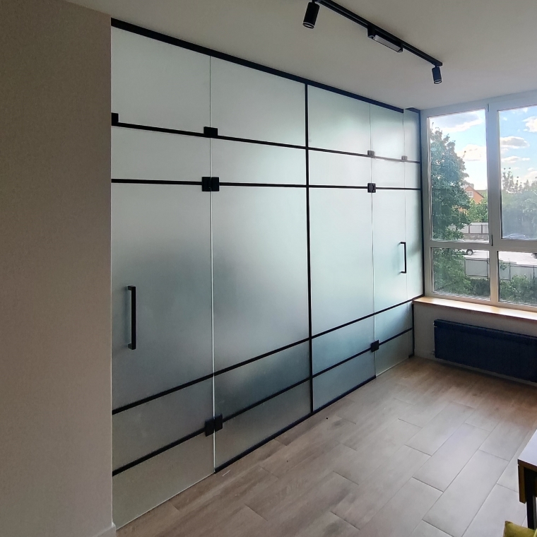 Распашная дверь с фрамугой в стиле loft Ronda