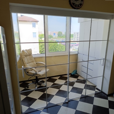 Раздвижная стеклянная перегородка loft в белом профиле Tarazona