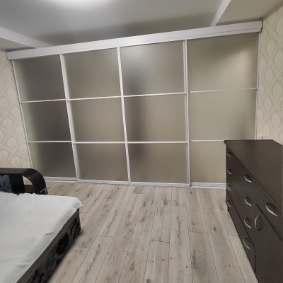 Loft перегородка Villarroya с четырьмя раздвижными створками