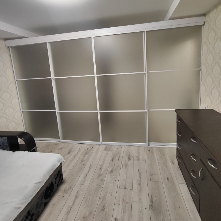 Loft перегородка Villarroya с четырьмя раздвижными створками