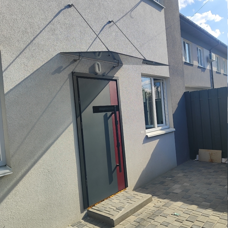 Стеклянный навес на вантах из тонированного в массе стекла с фурнитурой из нержавеющей стали — Matera Стеклянный навес на вантах из тонированного в массе стекла с фурнитурой из нержавеющей стали — Matera