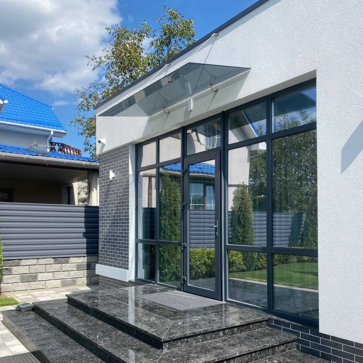 Скління приямка. Навіси та козирки зі скла. Дахи скляні № 016025