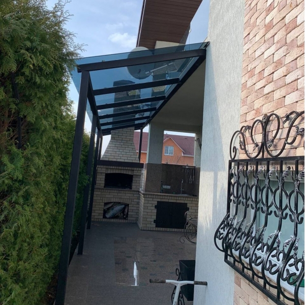 Скляний навіс, козирок зі скла, дах скляний з металокаркасом № 016020