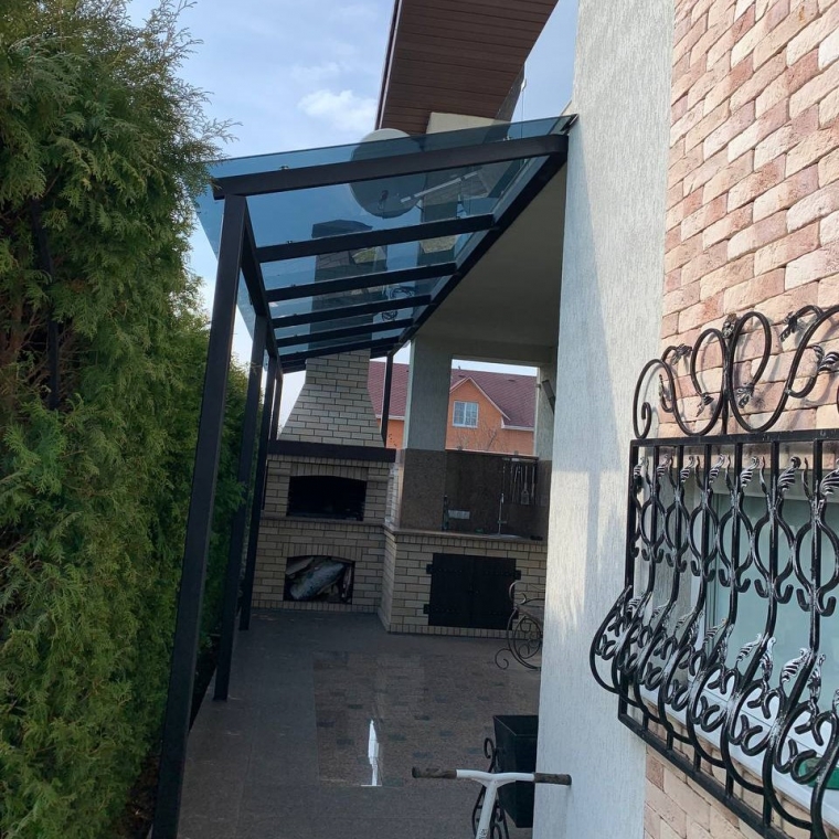 Скляний навіс, козирок зі скла, дах скляний з металокаркасом № 016020