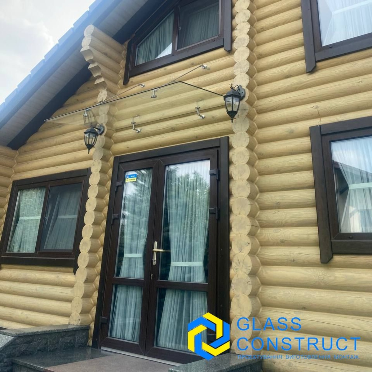 Скло навіс на фасад будівлі. Козирок зі скла над ганком. Дах скло. №016026