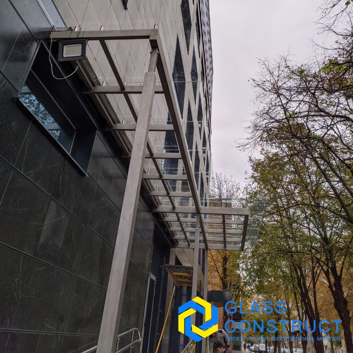 Навіс скляний, козирок зі скла, дах скляний № 016018