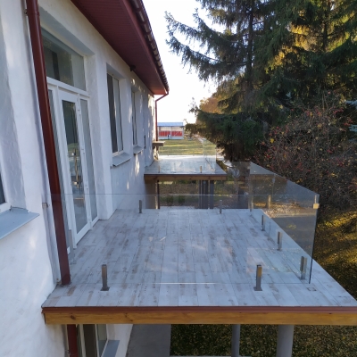 Поруччя скляні, Огородження зі скла з деревом, металом, нержавійкою.