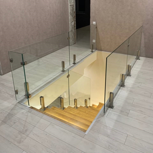 Огородження скляне, перила, поручні