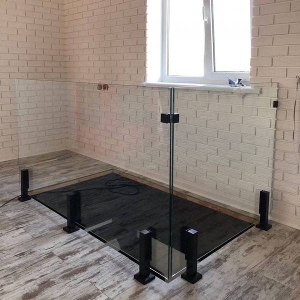 Перила зі скла, огорожа скляна