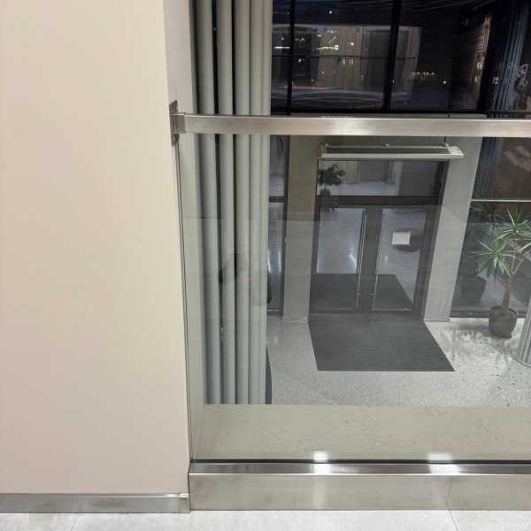 Огородження скляні із прихованим кріпленням