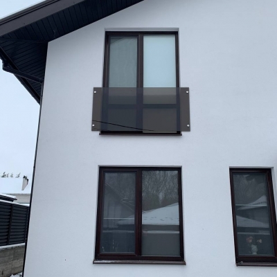 Огородження скло. Французький балкон огорожі.