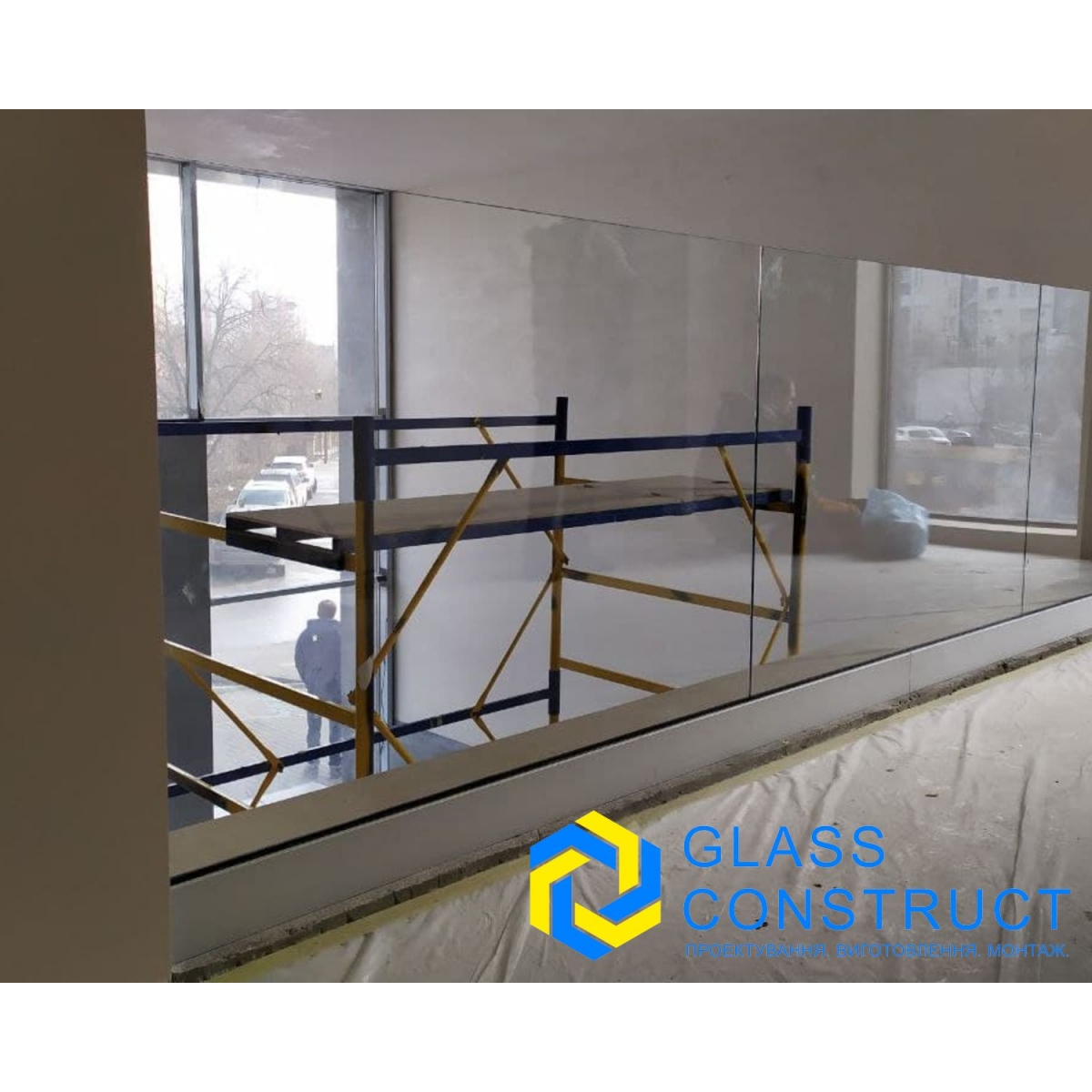 Скляні огорожі, перила в ТРЦ
