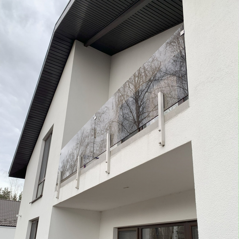 Zaragoza — бронзовое ограждение второго этажа на выносных стойках из нержавеющей стали