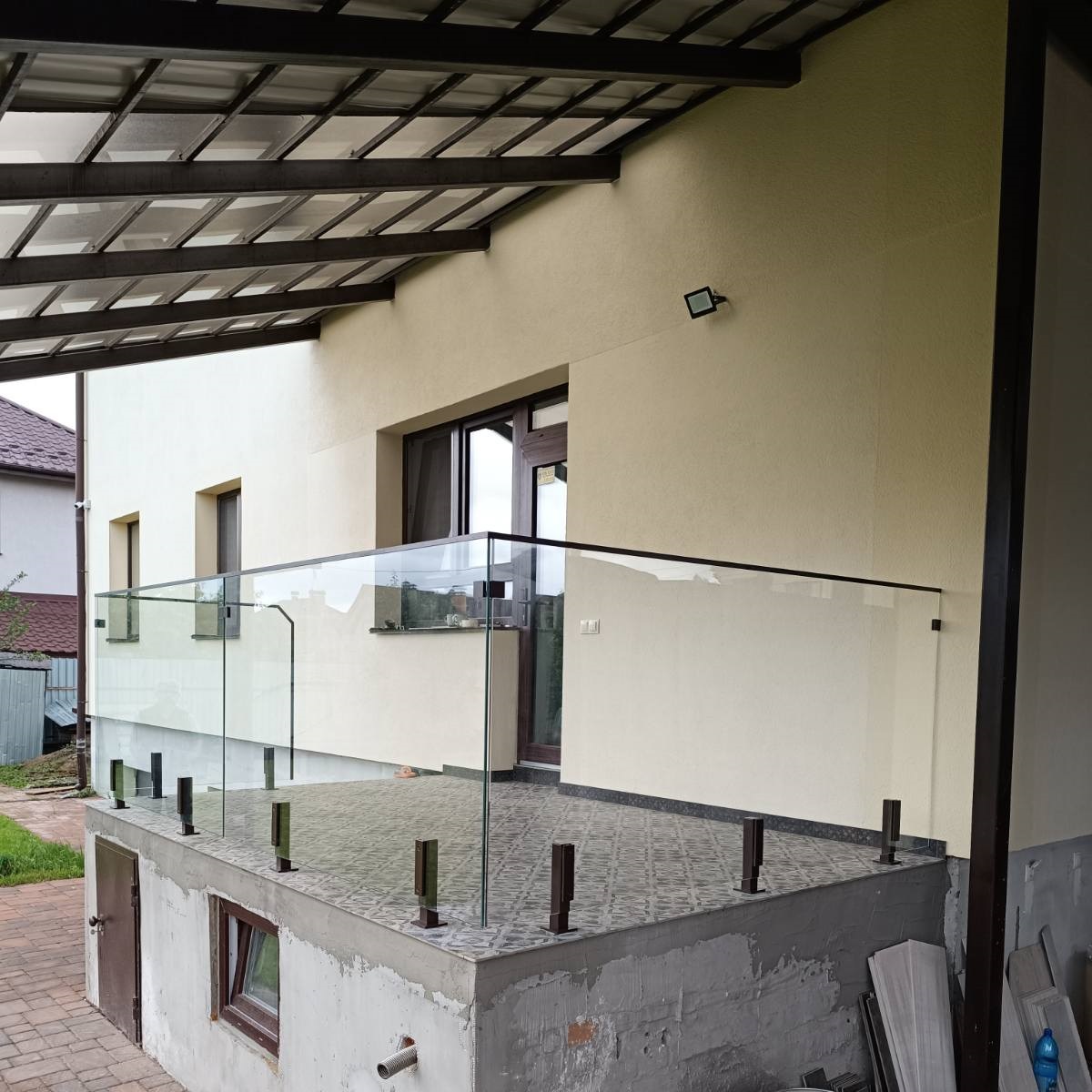 П-подібне скляне остеклення балкона з прозорого скла — Tárrega