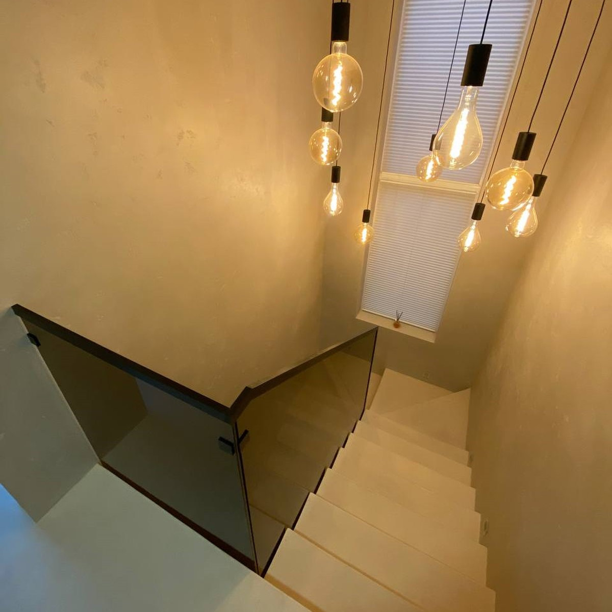 Loft Ronda — бронзове скляне огородження на точковому торцевому кріпленні для приватного будинку