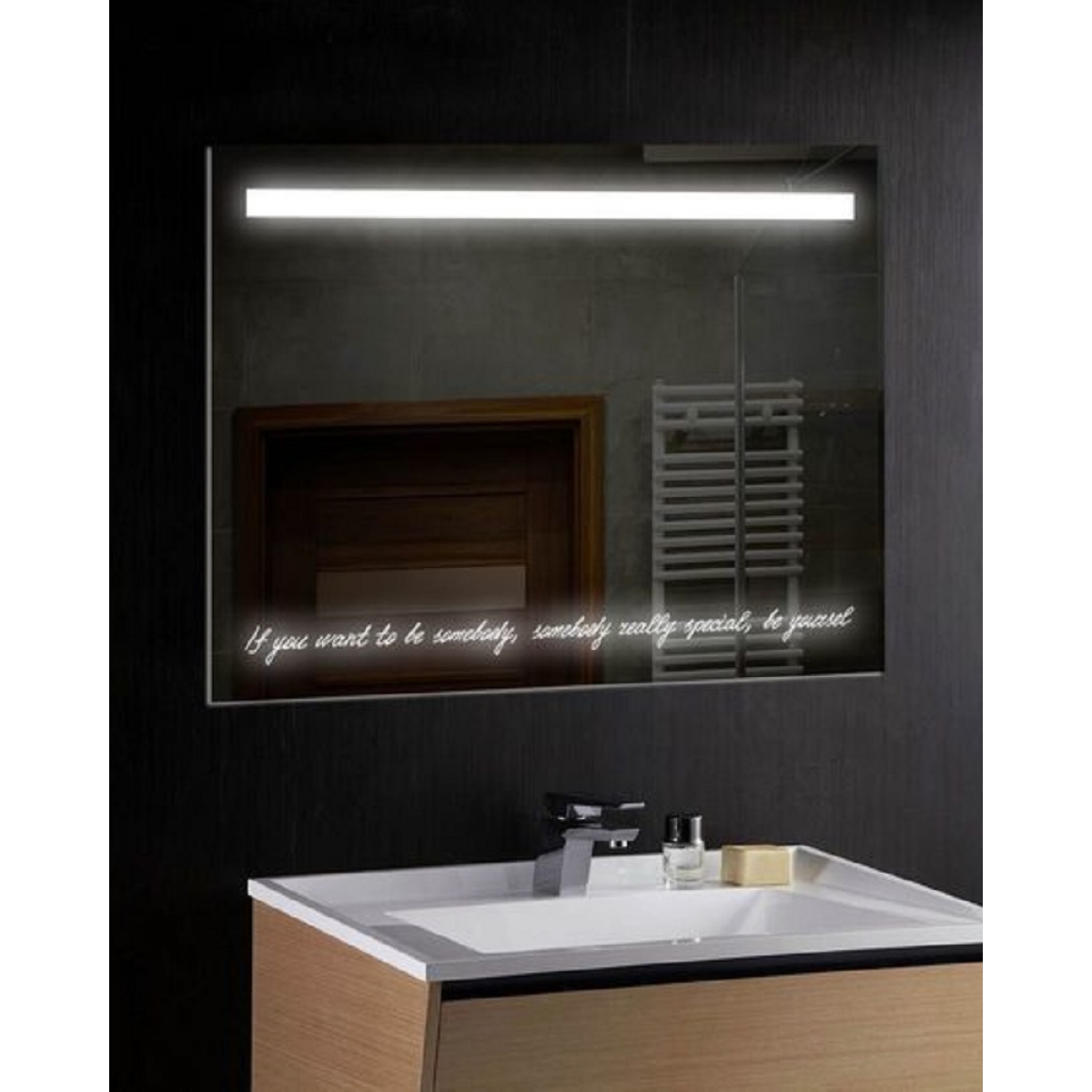 Дзеркало з індивідуальним світловим підписом