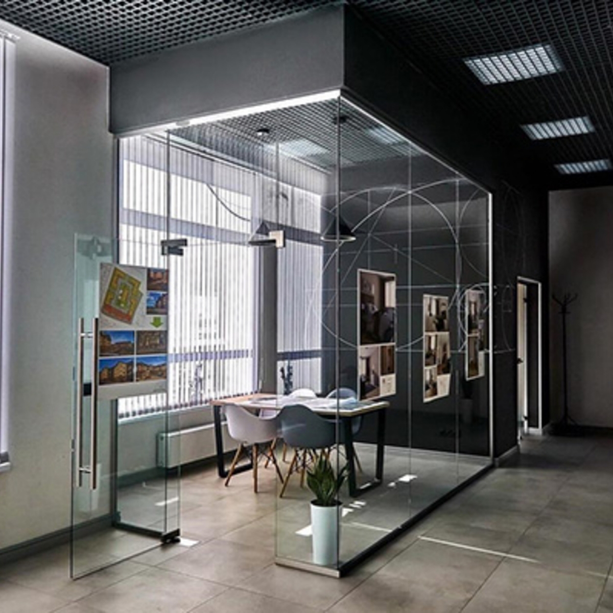 Стеклянные перегородки (без крепления к потолку) Gerona