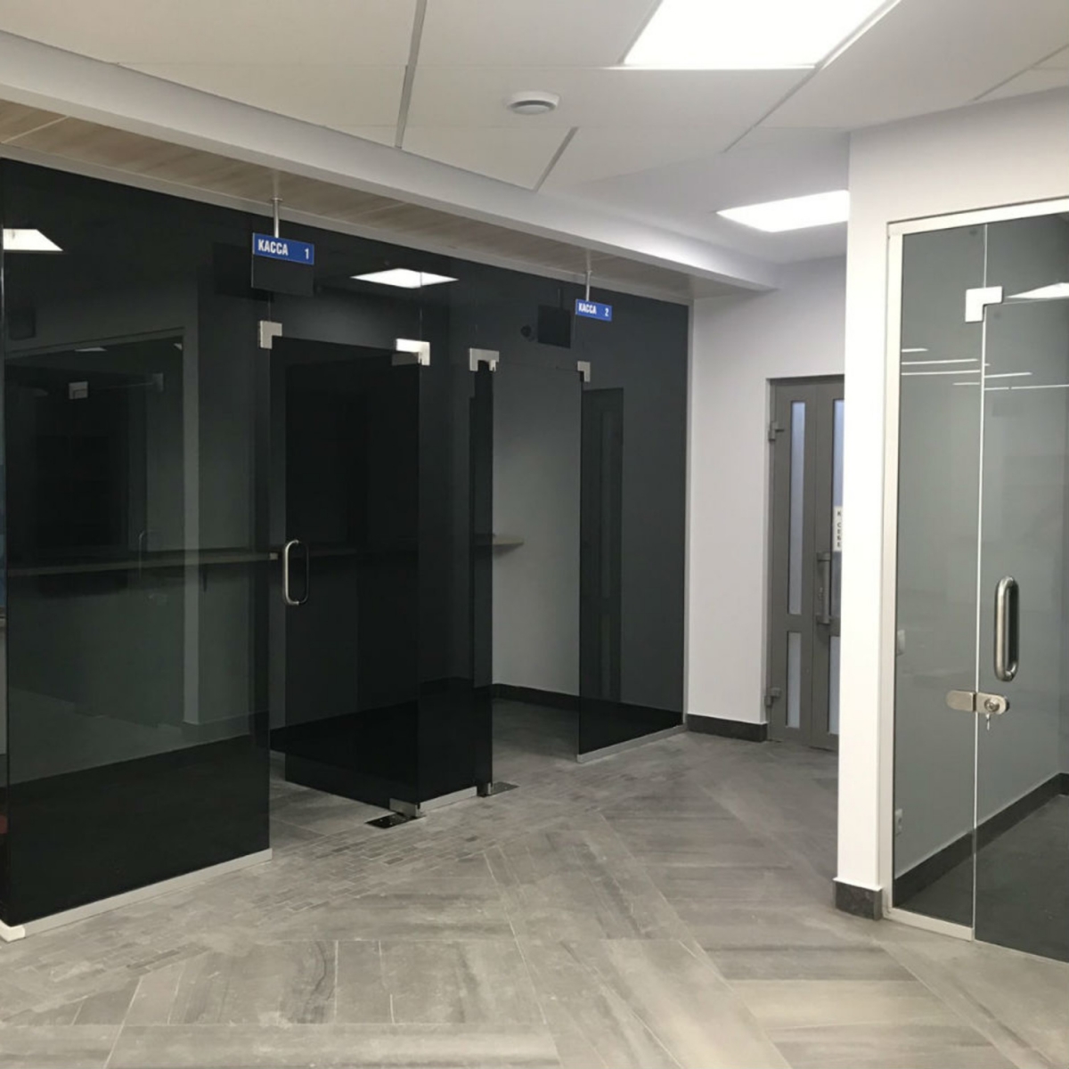 Перегородки стеклянные для банков и финансовых учреждений Cord