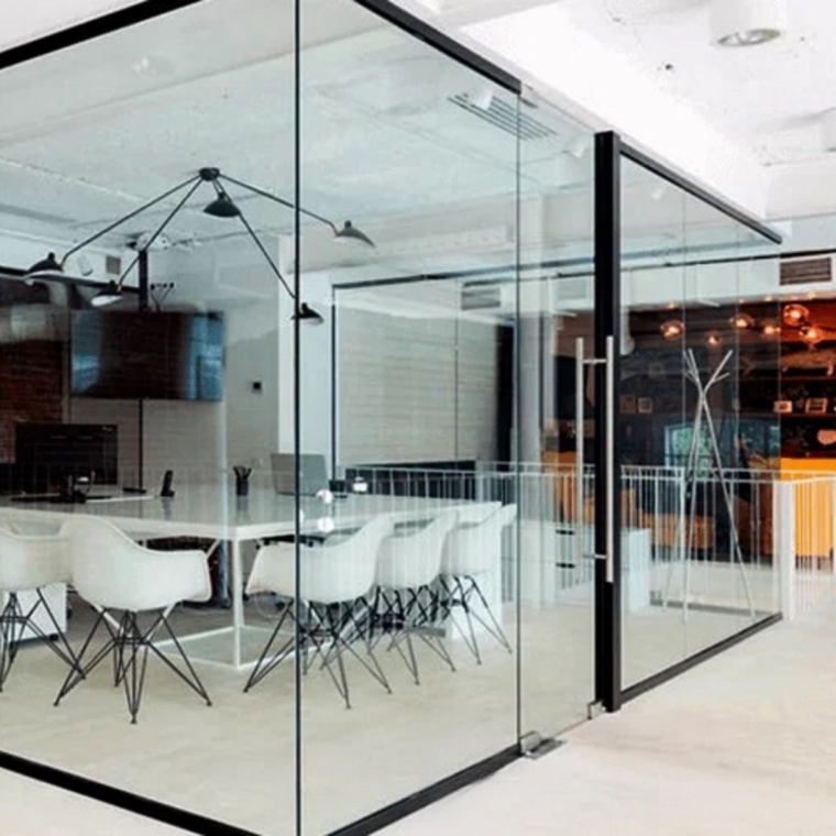 Скляні перегородки для переговорної кімнати Palm Скляні перегородки для переговорної кімнати Palm