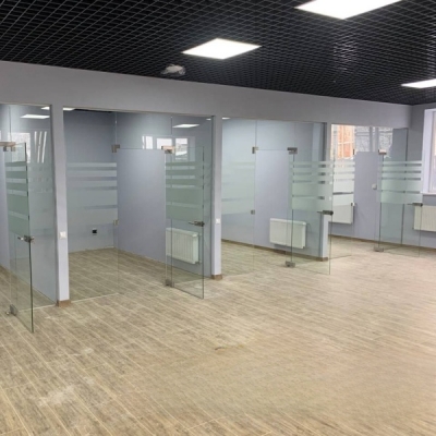 Перегородки зі скла до офісу Bargania