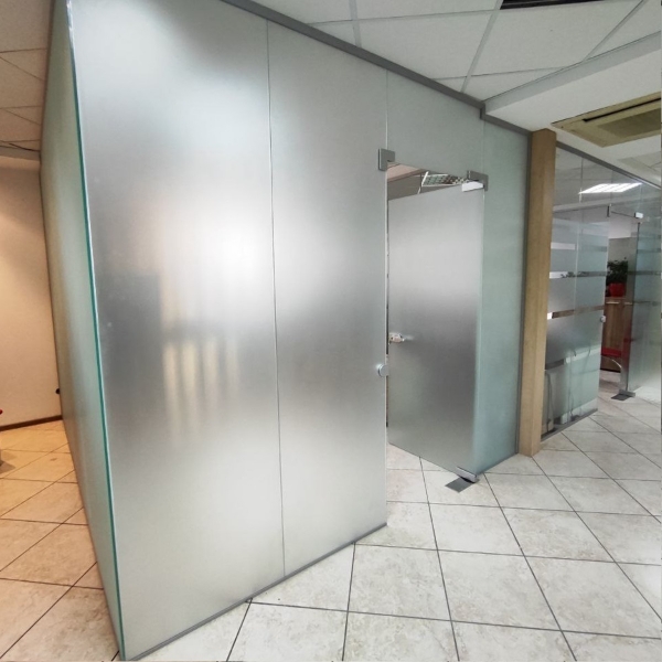 Перегородки стеклянные для банков и финансовых учреждений Cord