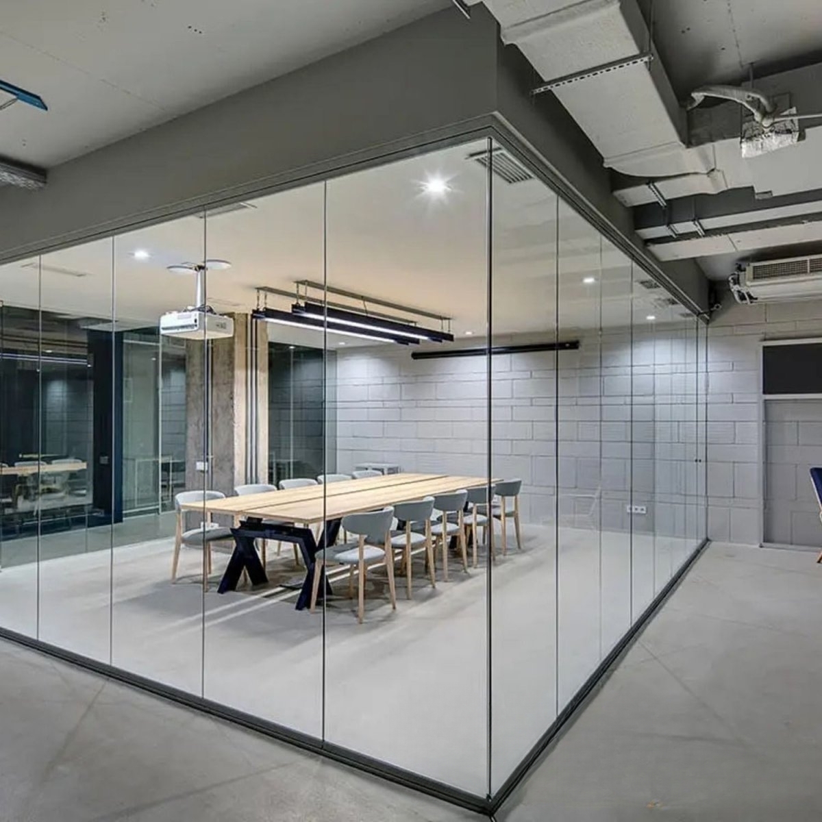 Стеклянные перегородки неподвижные Мадрид