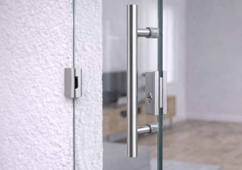 Встановлення ручок та замків скляних міжкімнатних дверей